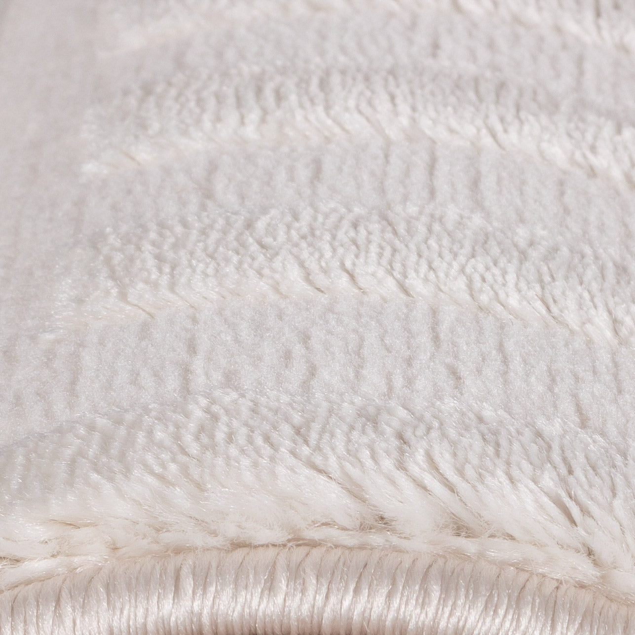MODERNE TÆPPE SARAH, 1114 CREME
