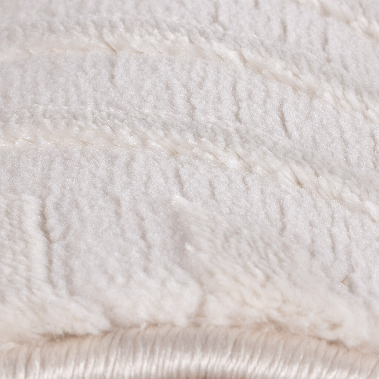 MODERNE TÆPPE SARAH, 1115 CREME