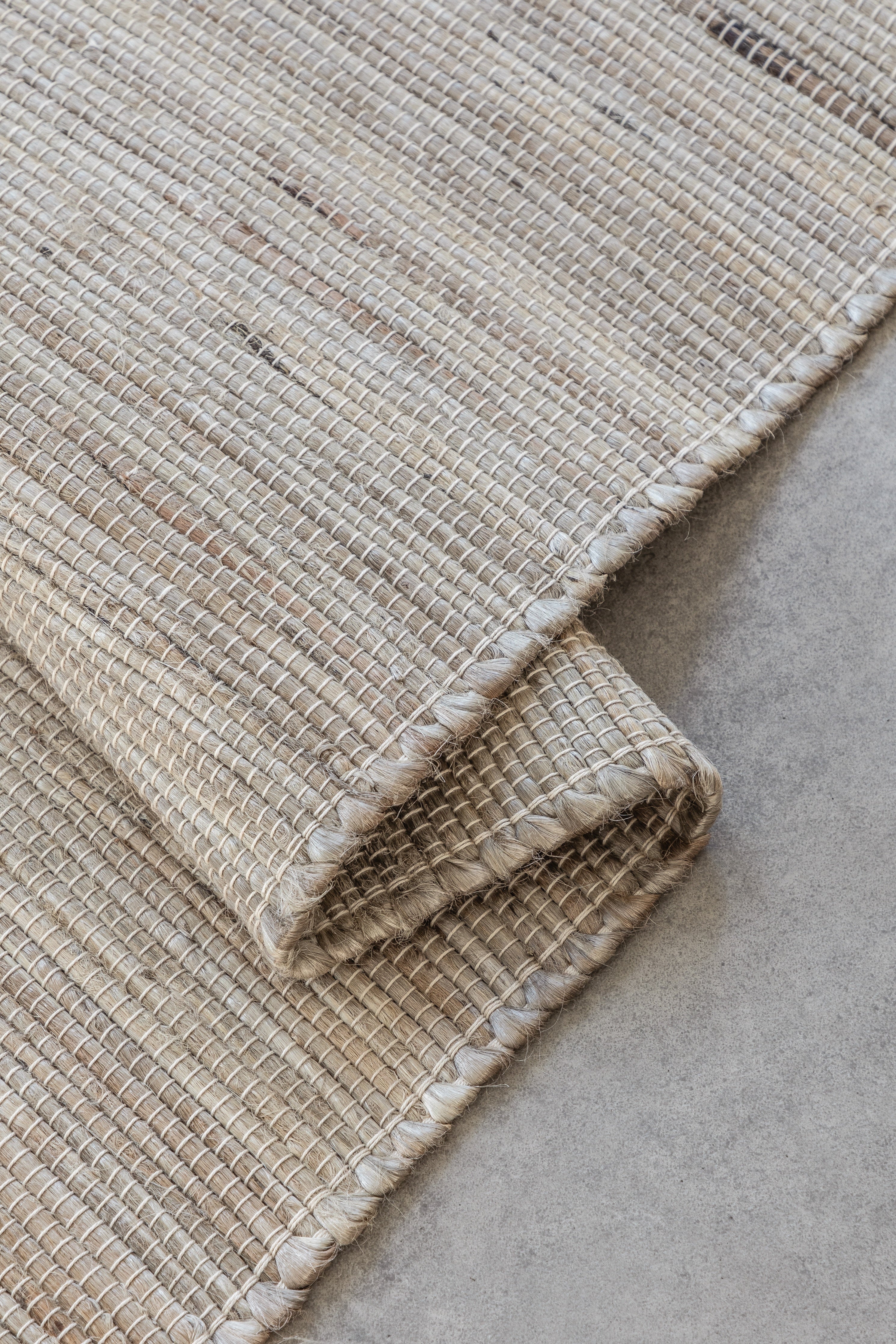 HANDLOOM JUTE TÆPPE, GRÅ BRUN - 105962