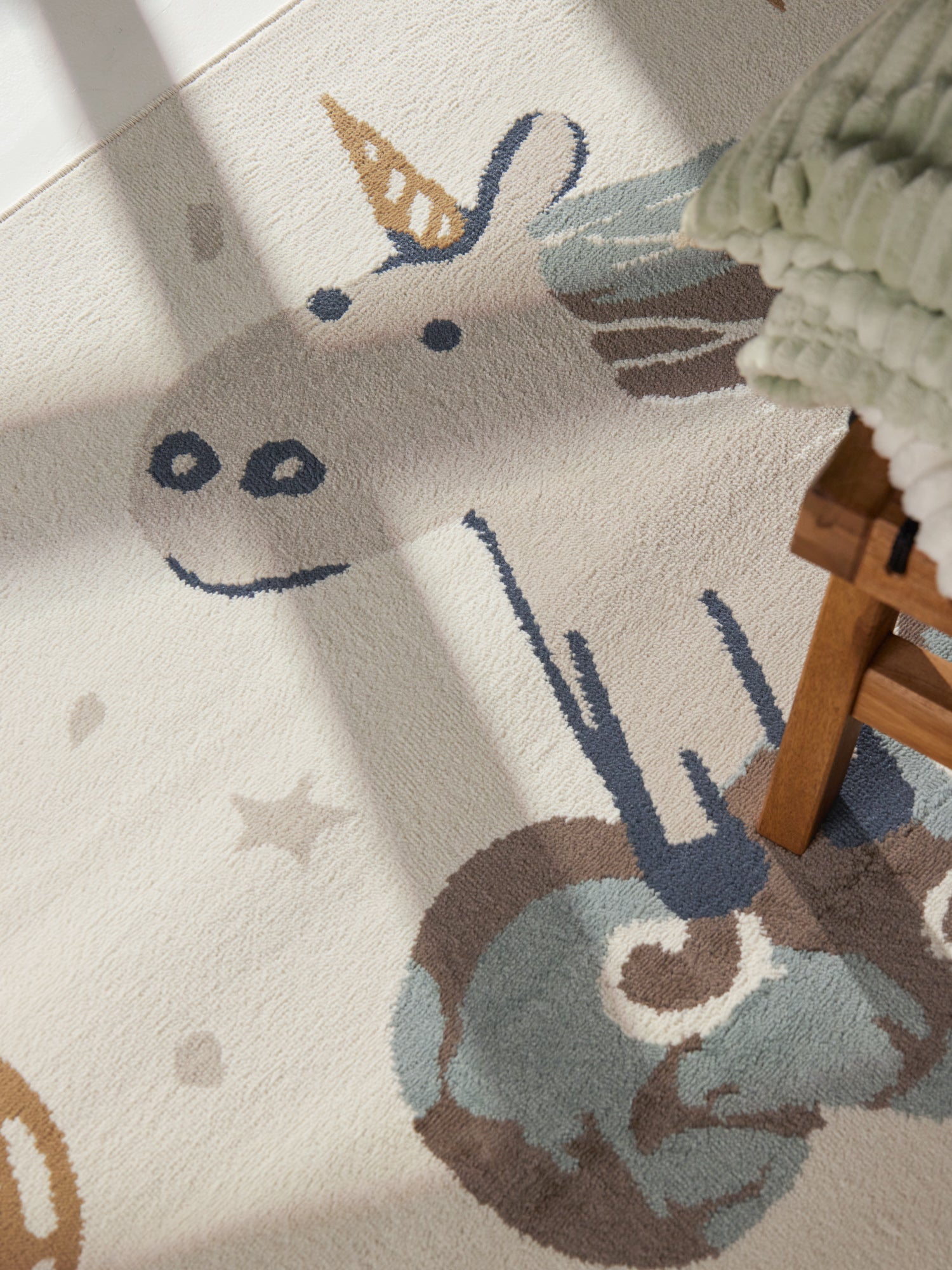 EVENTYR BØRNETÆPPE EINHORN, CREME MULTI