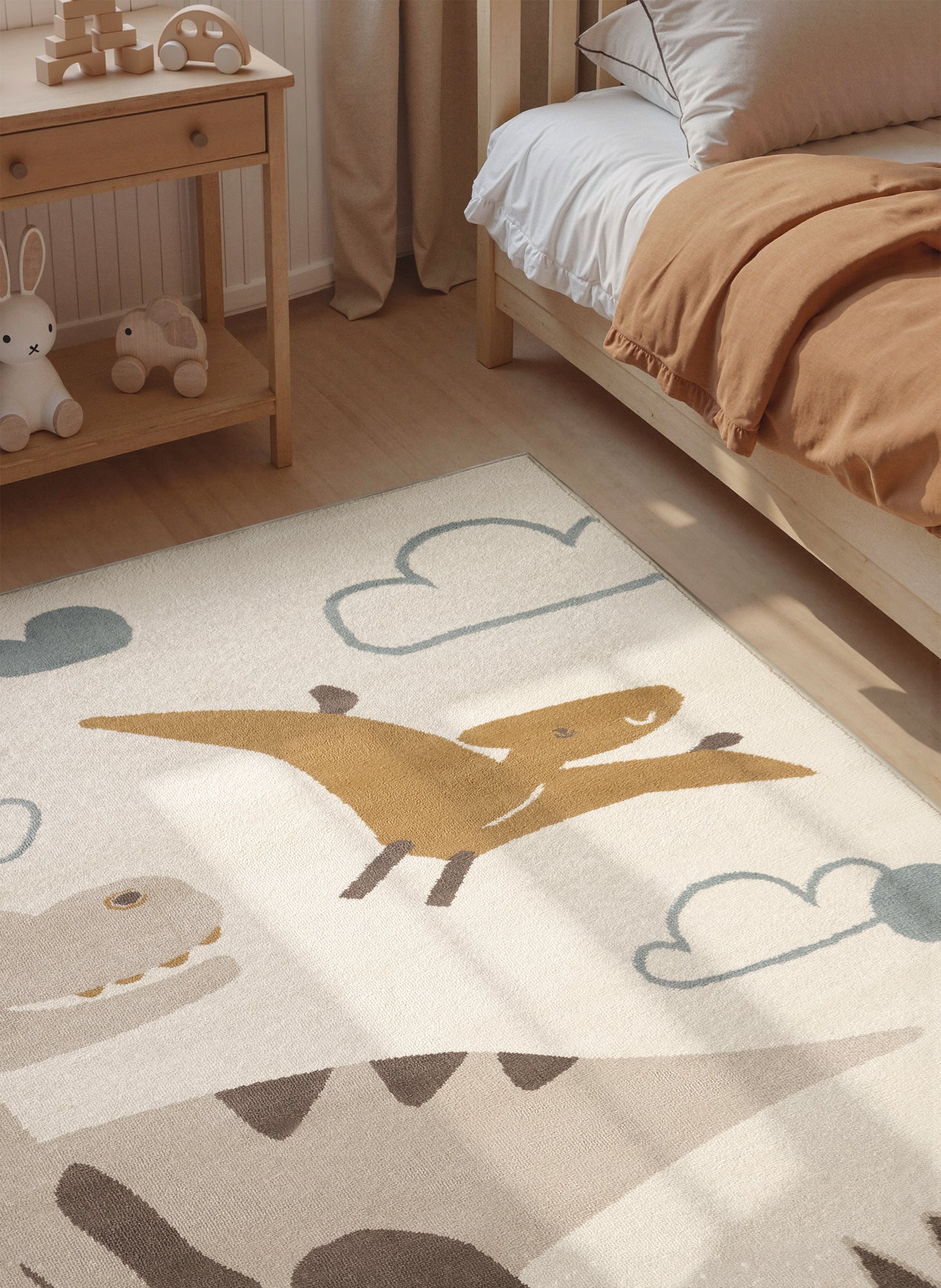 EVENTYR BØRNETÆPPE DINO, CREME MULTI