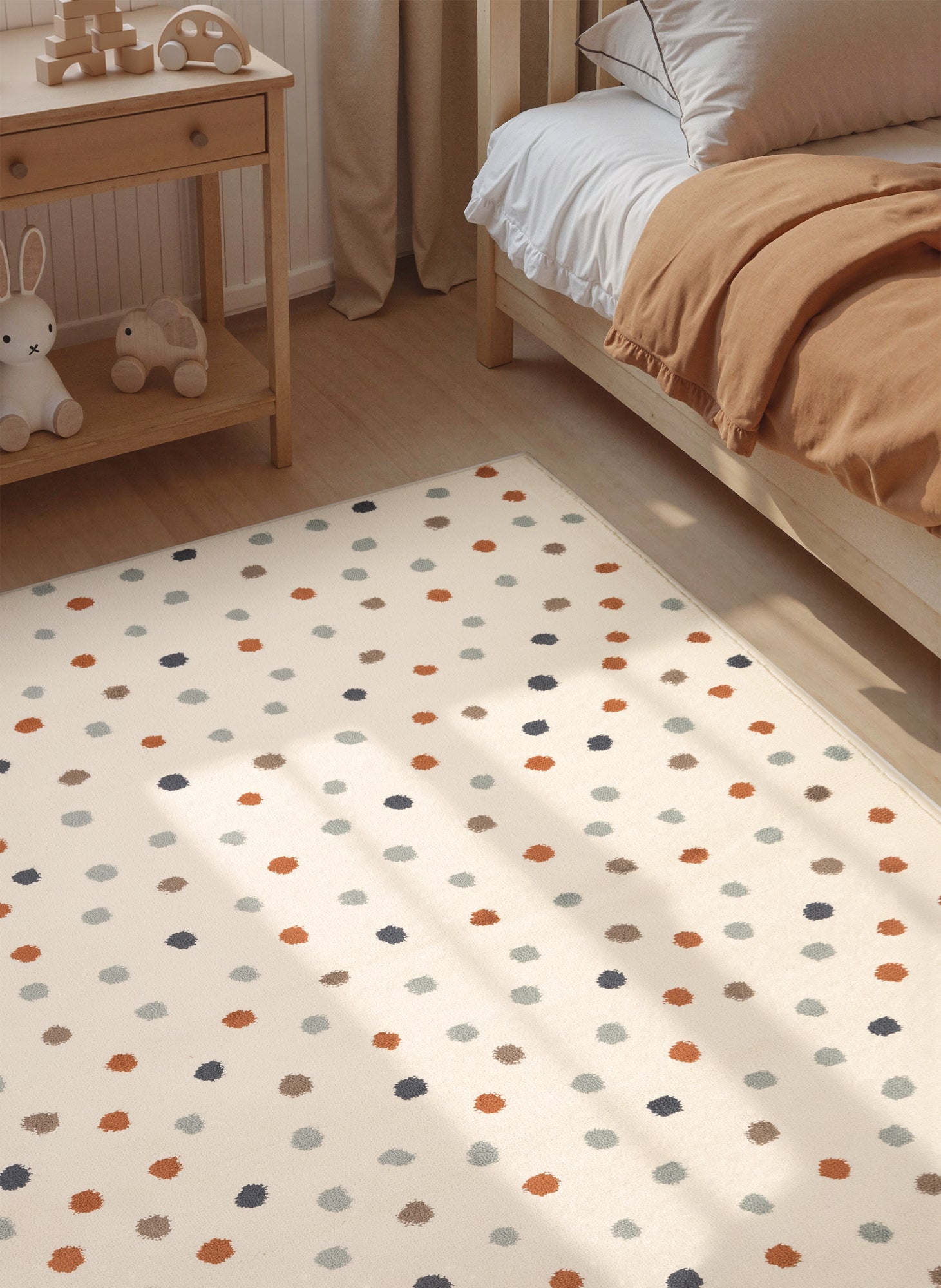EVENTYR BØRNETÆPPE KONFETTI, CREME MULTI