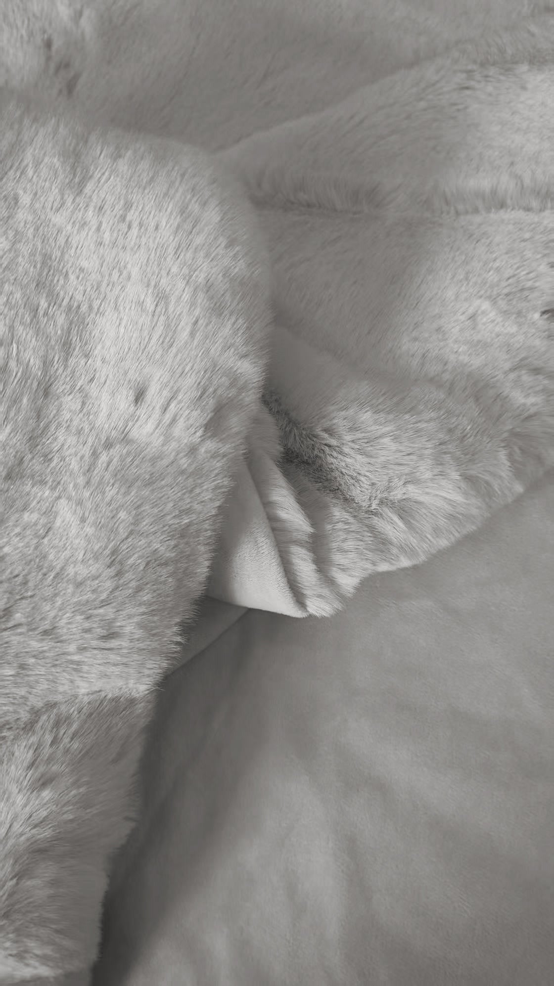 SOFT TOUCH PELS PLAID, GRÅ