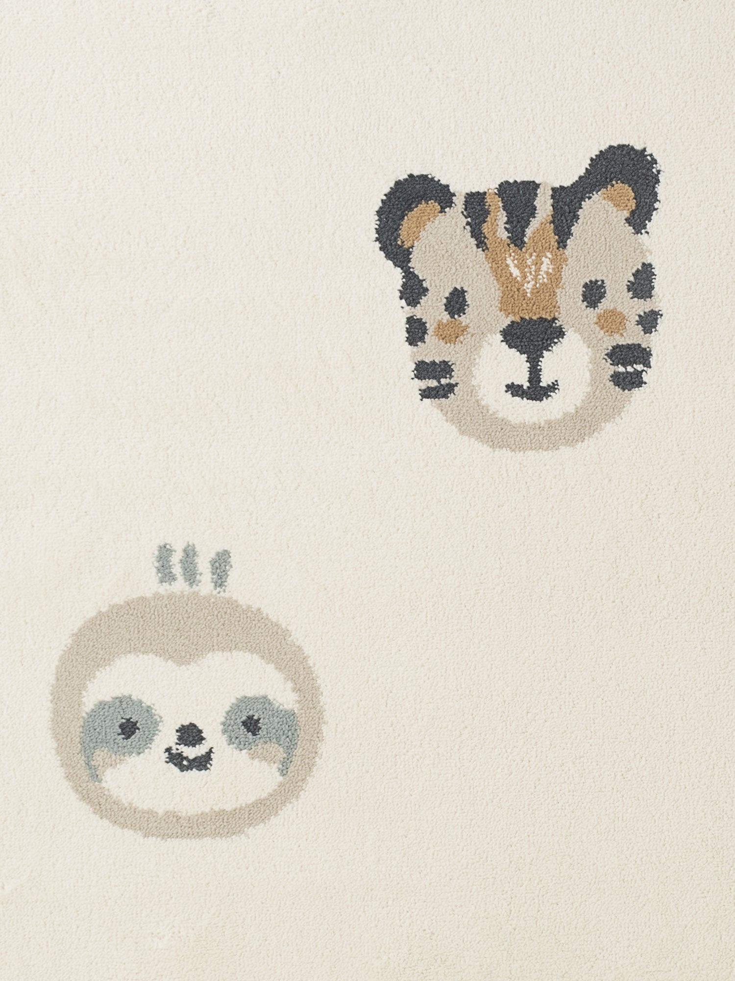EVENTYR BØRNETÆPPE TINY ZOO, CREME MULTI