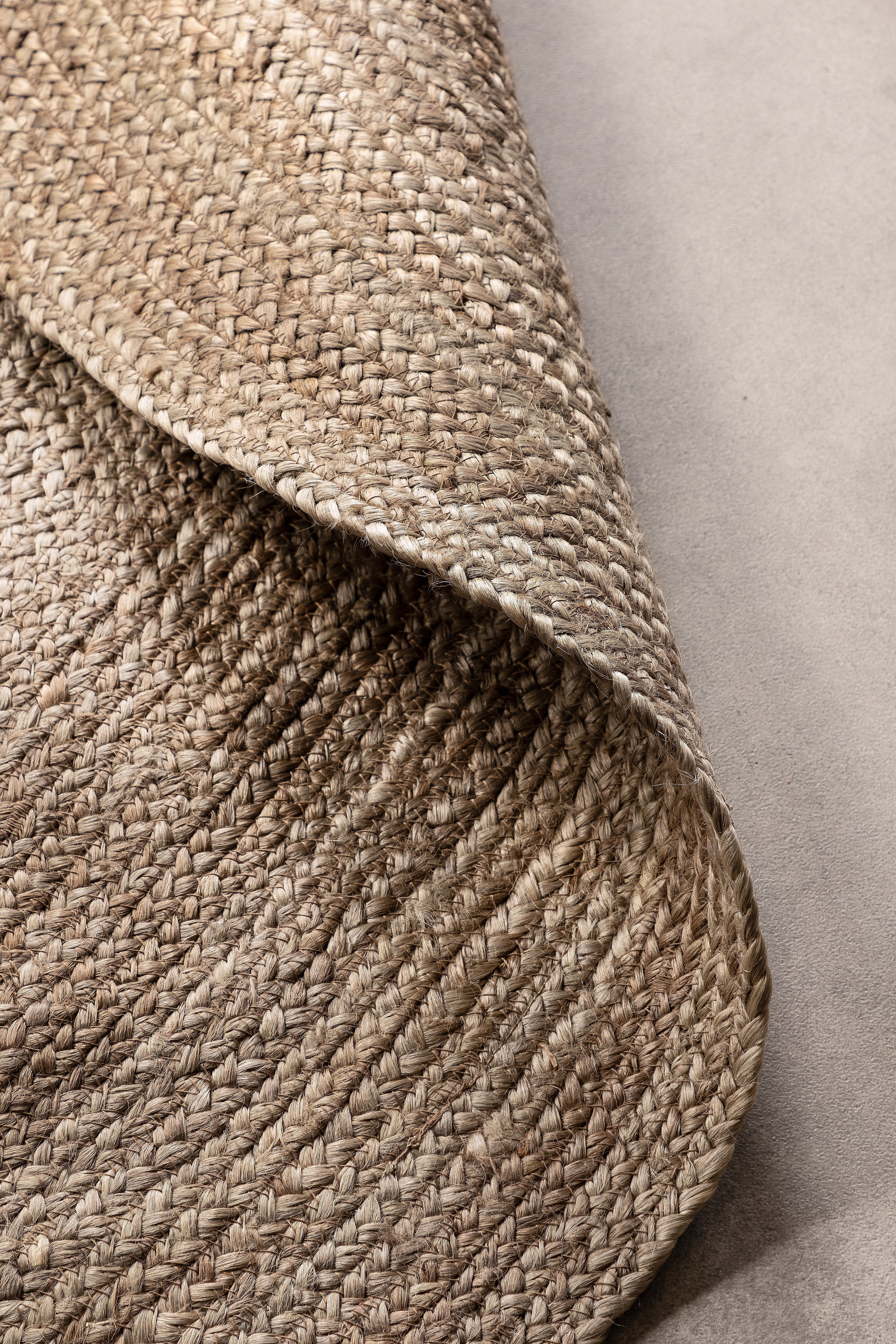 JUTE  FLETTET TÆPPE, NATURAL GRÅ-BRUN 106006