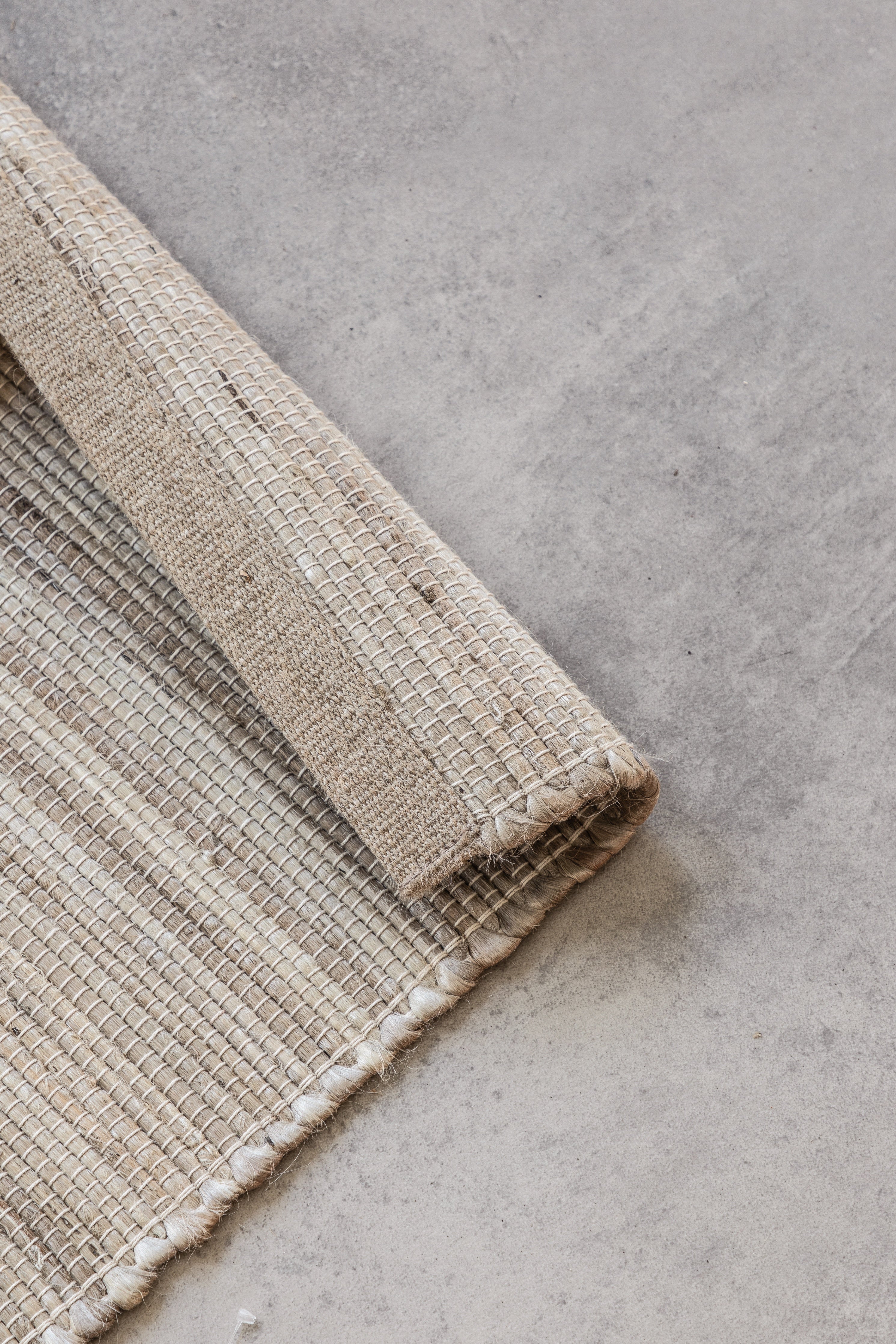 HANDLOOM JUTE TÆPPE, GRÅ BRUN - 105962