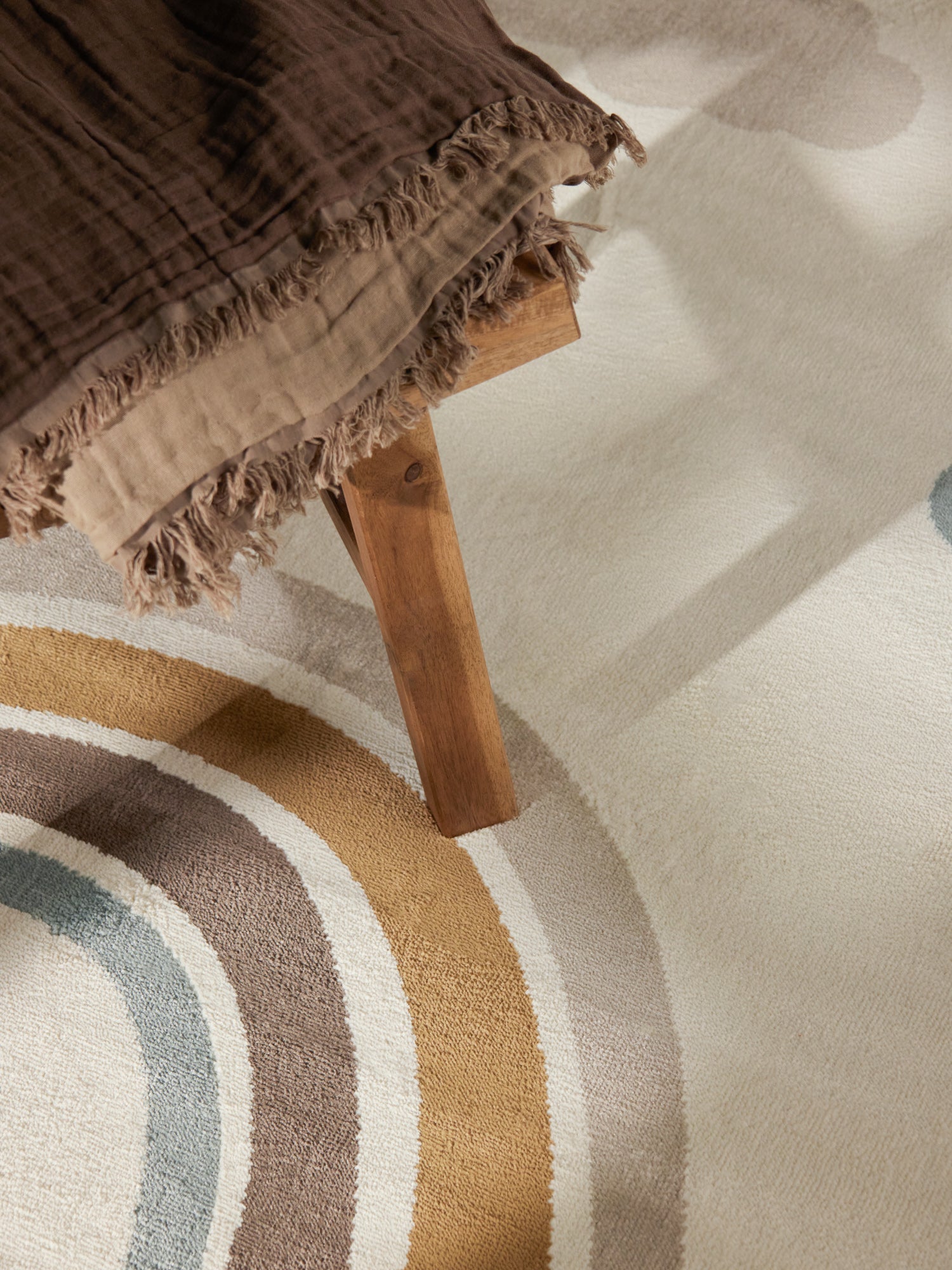 EVENTYR BØRNETÆPPE SKYLA, CREME MULTI